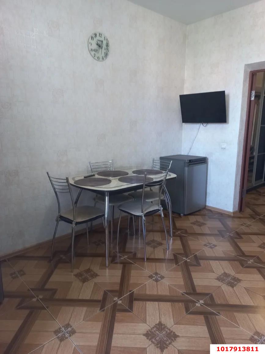Фото №3: 2-комнатная квартира <span class="whitespace-nowrap">67 м²</span>, <span class="whitespace-nowrap">5/11 эт.</span> - Краснодар, Прикубанский внутригородской округ, Фестивальный, ЖК Екатеринодар, мкр. Солнечный, ул. Архитектора Петина, 12