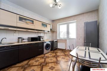 Фото №1: 2-комнатная квартира <span class="whitespace-nowrap">67 м²</span>, <span class="whitespace-nowrap">5/11 эт.</span> - Краснодар, мкр. Солнечный, ул. Архитектора Петина, 12