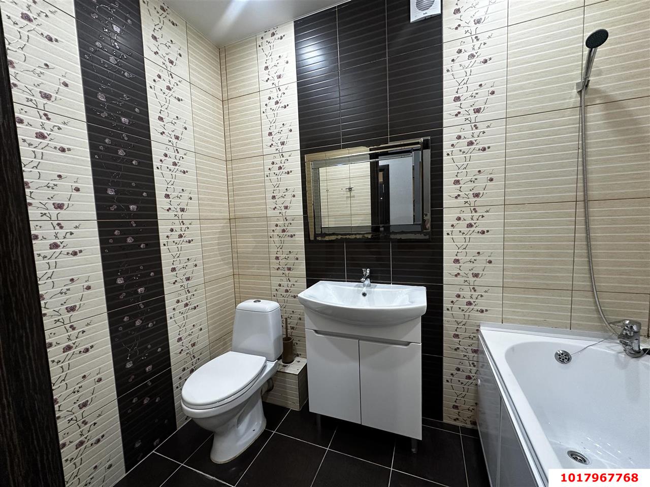 Фото №3: 2-комнатная квартира <span class="whitespace-nowrap">42 м²</span>, <span class="whitespace-nowrap">2/5 эт.</span> - Краснодар, Прикубанский внутригородской округ, Калинино, мкр. Завод Радиоизмерительных Приборов, ул. 1 Мая, 277/1