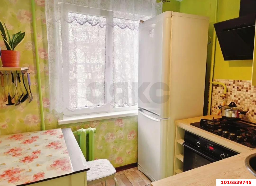 Фото №1: 2-комнатная квартира <span class="whitespace-nowrap">45 м²</span>, <span class="whitespace-nowrap">4/5 эт.</span> - Краснодар, Прикубанский внутригородской округ, мкр. Фестивальный, ул. Яна Полуяна, 44