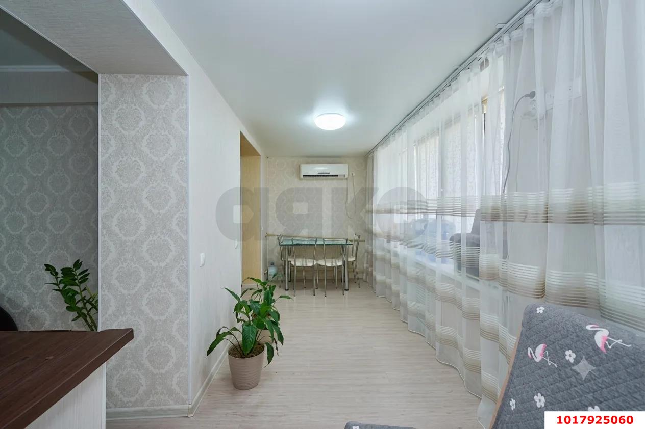 Фото №2: 3-комнатная квартира <span class="whitespace-nowrap">69 м²</span>, <span class="whitespace-nowrap">2/5 эт.</span> - Краснодар, Прикубанский внутригородской округ, мкр. Фестивальный, ул. Герцена, 172