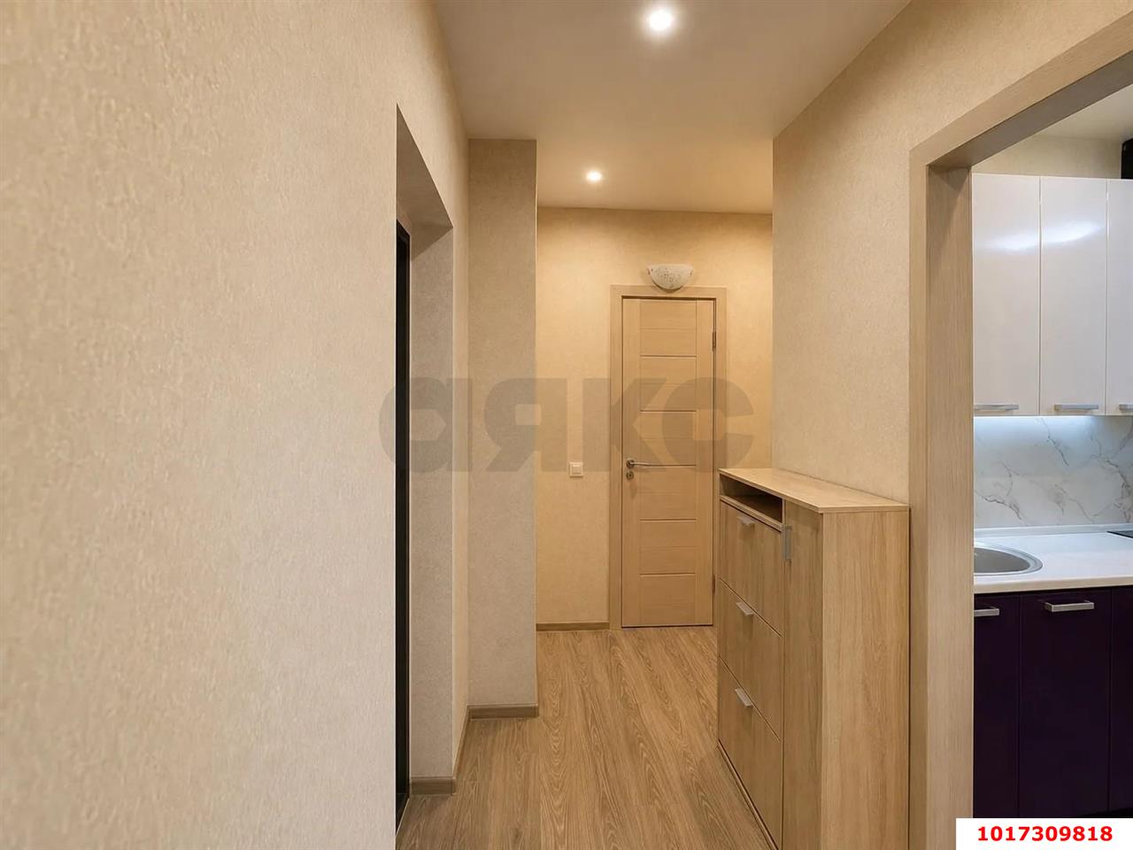 Фото №4: 1-комнатная квартира <span class="whitespace-nowrap">44 м²</span>, <span class="whitespace-nowrap">10/18 эт.</span> - Краснодар, Карасунский внутригородской округ, Пашковский, жилой комплекс Гарант, мкр. Участок №24, ул. Трудовой Славы, 43к1