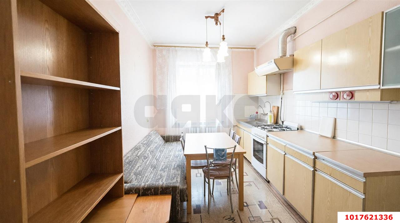 Фото №1: 2-комнатная квартира <span class="whitespace-nowrap">49 м²</span>, <span class="whitespace-nowrap">2/2 эт.</span> - Краснодар, мкр. Западный внутригородской округ, ул. Офицерская, 37