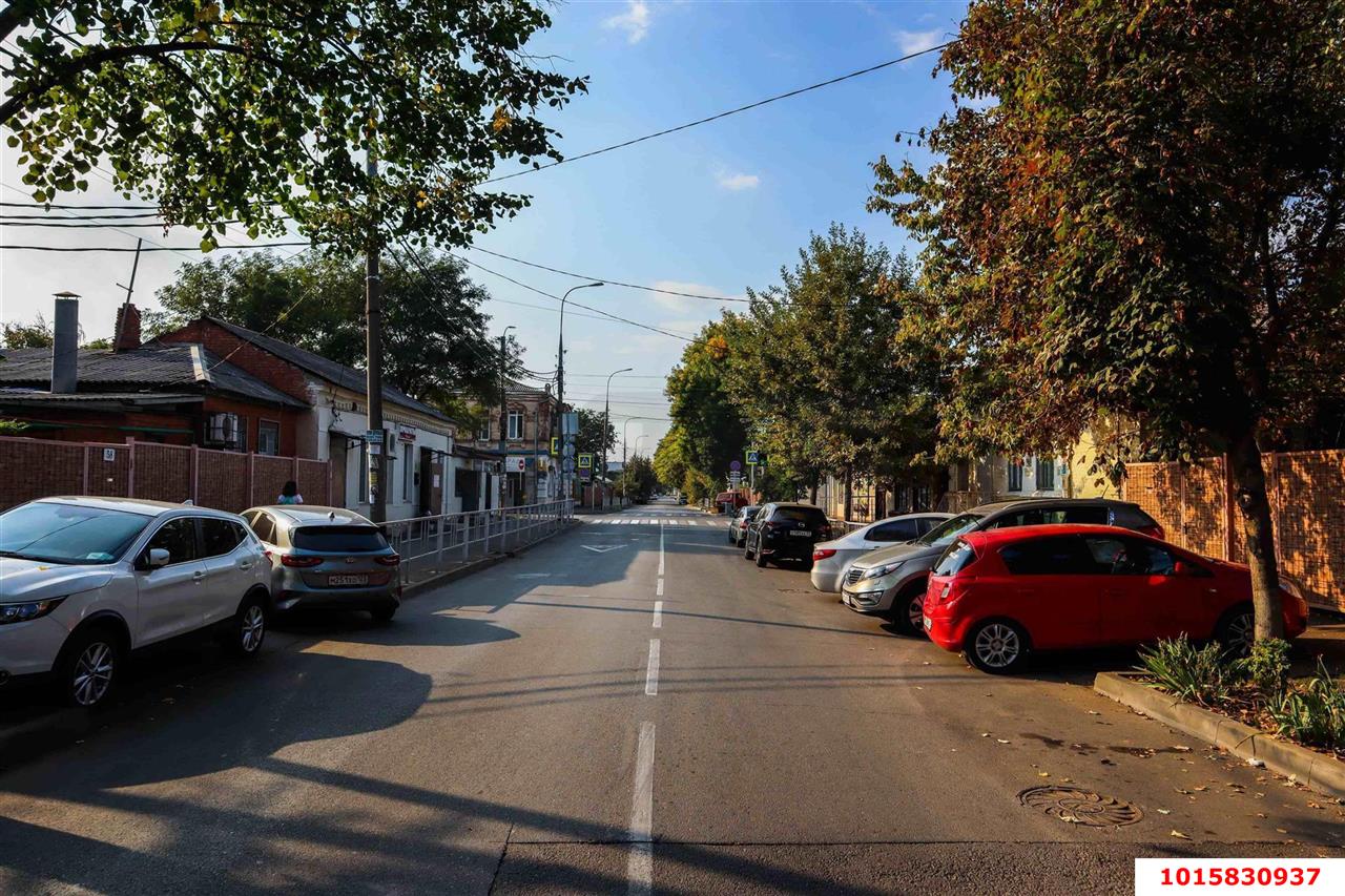Фото №9: 2-комнатная квартира <span class="whitespace-nowrap">39 м²</span>, <span class="whitespace-nowrap">1/1 эт.</span> - Краснодар, Западный внутригородской округ, мкр. Центральный, ул. имени Максима Горького, 57