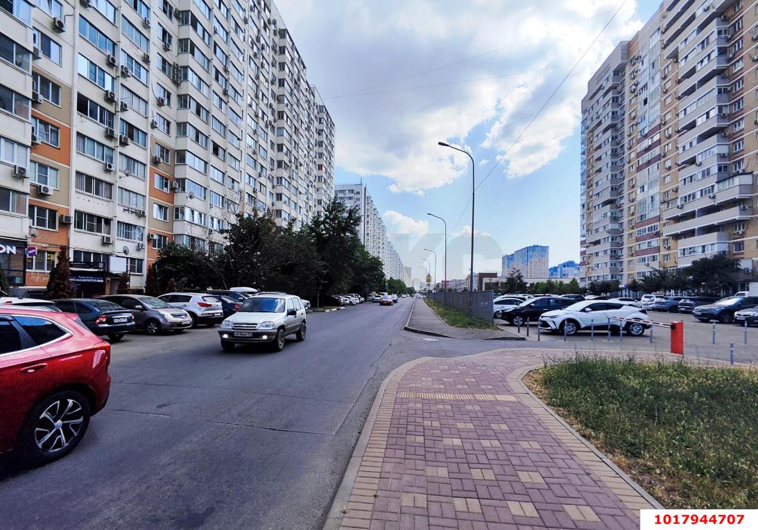 Фото №3: Студия <span class="whitespace-nowrap">32 м²</span>, <span class="whitespace-nowrap">14/24 эт.</span> - Краснодар, Прикубанский внутригородской округ, Завод Измерительных Приборов, мкр. жилой комплекс Луч, ул. Солнечная, 18/5