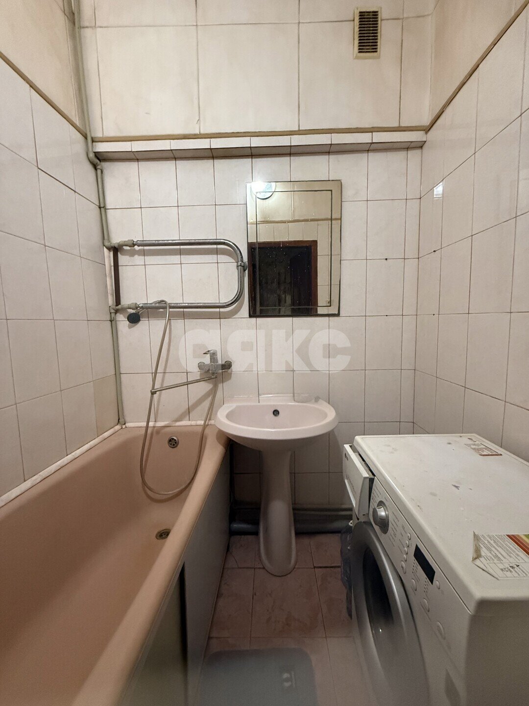 Фото №7: 2-комнатная квартира <span class="whitespace-nowrap">49 м²</span>, <span class="whitespace-nowrap">1/2 эт.</span> - Мариуполь, Ильичёвский, мкр. 24-й квартал, 12