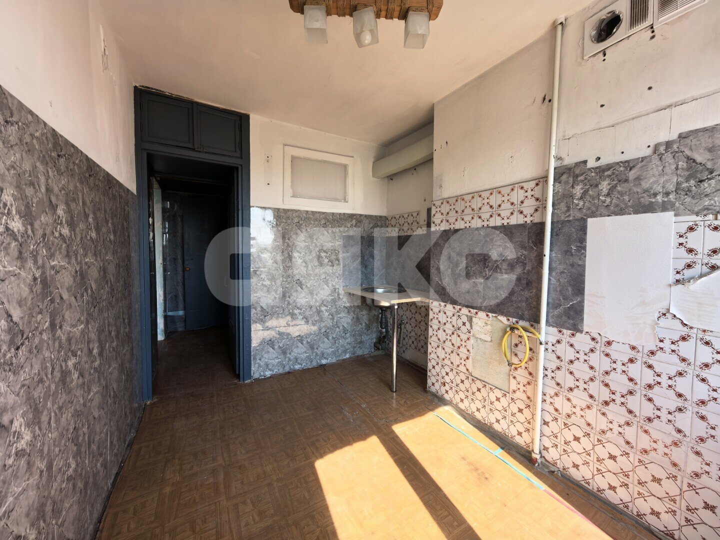 Фото №2: 3-комнатная квартира <span class="whitespace-nowrap">53 м²</span>, <span class="whitespace-nowrap">6/9 эт.</span> - Мариуполь, р. Жовтневый, ул. Зелинского, 104
