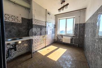 Фото №1: 3-комнатная квартира <span class="whitespace-nowrap">53 м²</span>, <span class="whitespace-nowrap">6/9 эт.</span> - Мариуполь, р. Жовтневый, ул. Зелинского, 104