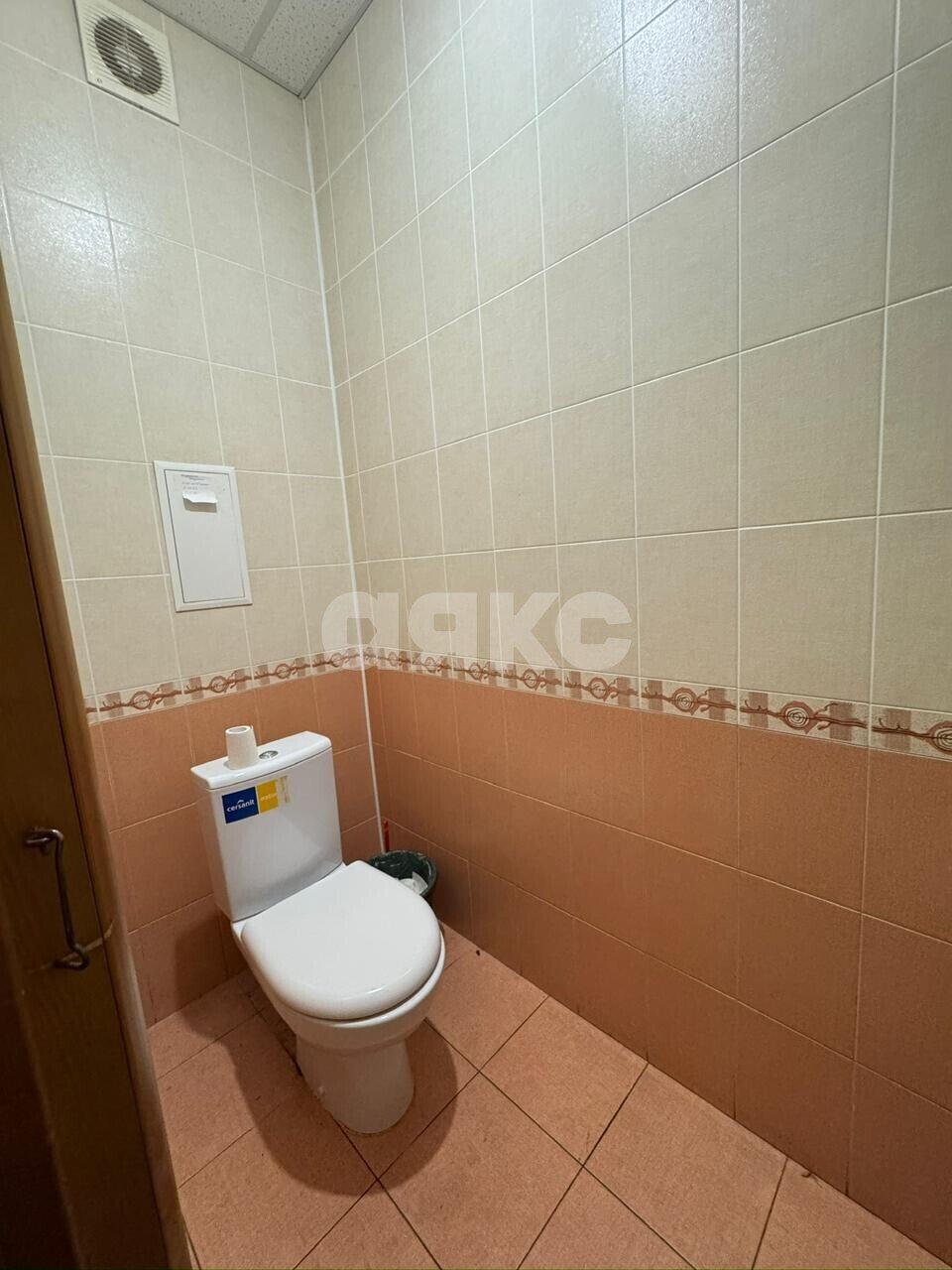 Фото №6: Коммерция <span class="whitespace-nowrap">71 м²</span>, <span class="whitespace-nowrap">1/3 эт.</span> - Туапсе, ул. Октябрьской Революции, 7