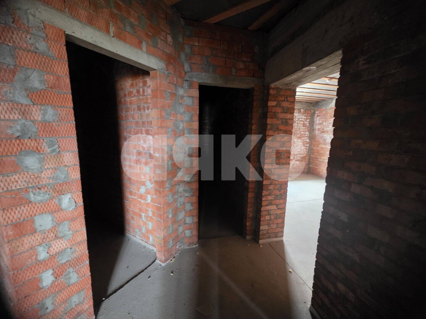 Фото №8: 2-комнатная квартира <span class="whitespace-nowrap">80 м²</span>, <span class="whitespace-nowrap">3/3 эт.</span> - Кореновск, мкр. 10-й, ул. Таманская, 3к2