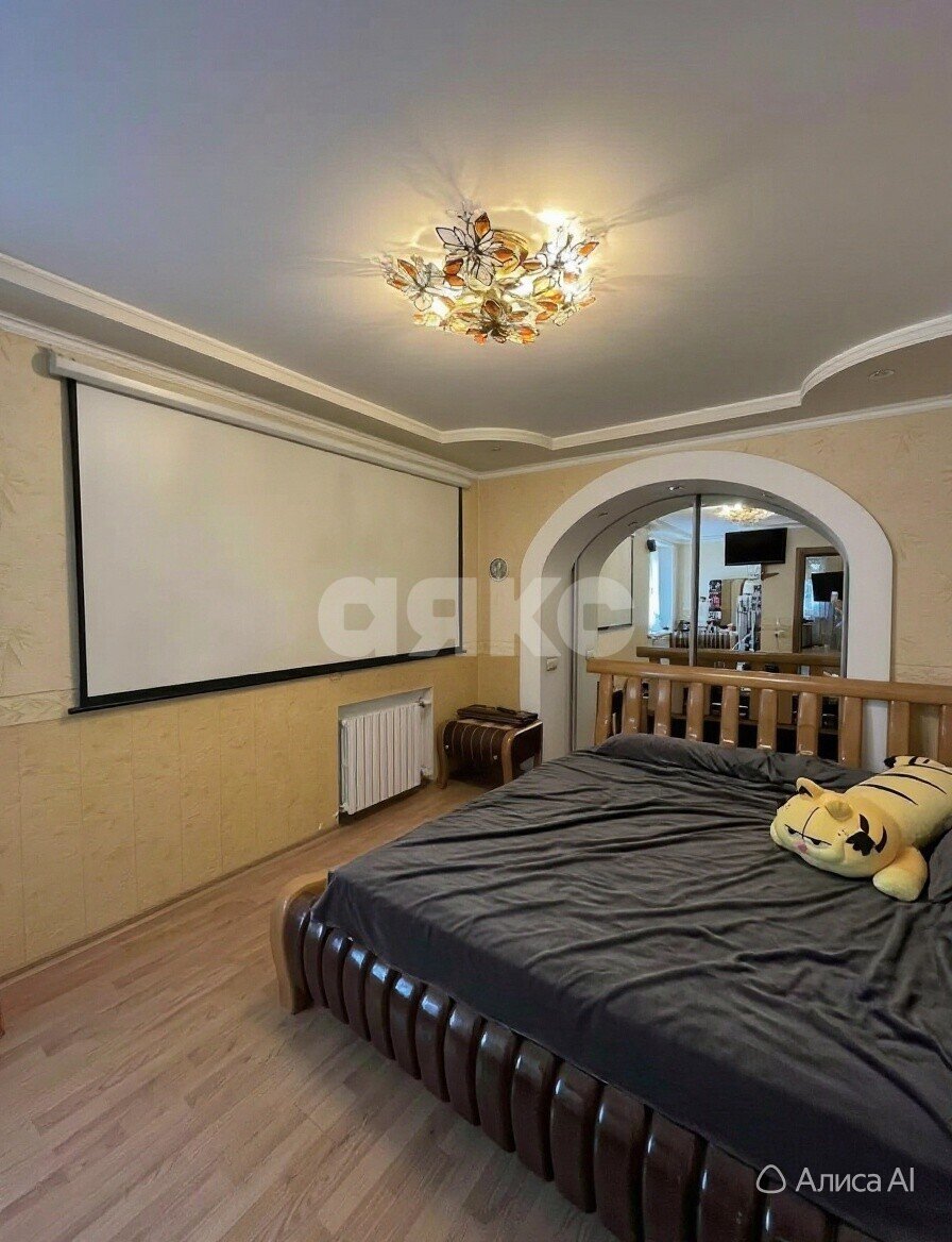 Фото №1: 4-комнатная квартира <span class="whitespace-nowrap">84 м²</span>, <span class="whitespace-nowrap">3/9 эт.</span> - Мариуполь, Жовтневый, мкр. Западный, ул. 50 лет СССР, 16