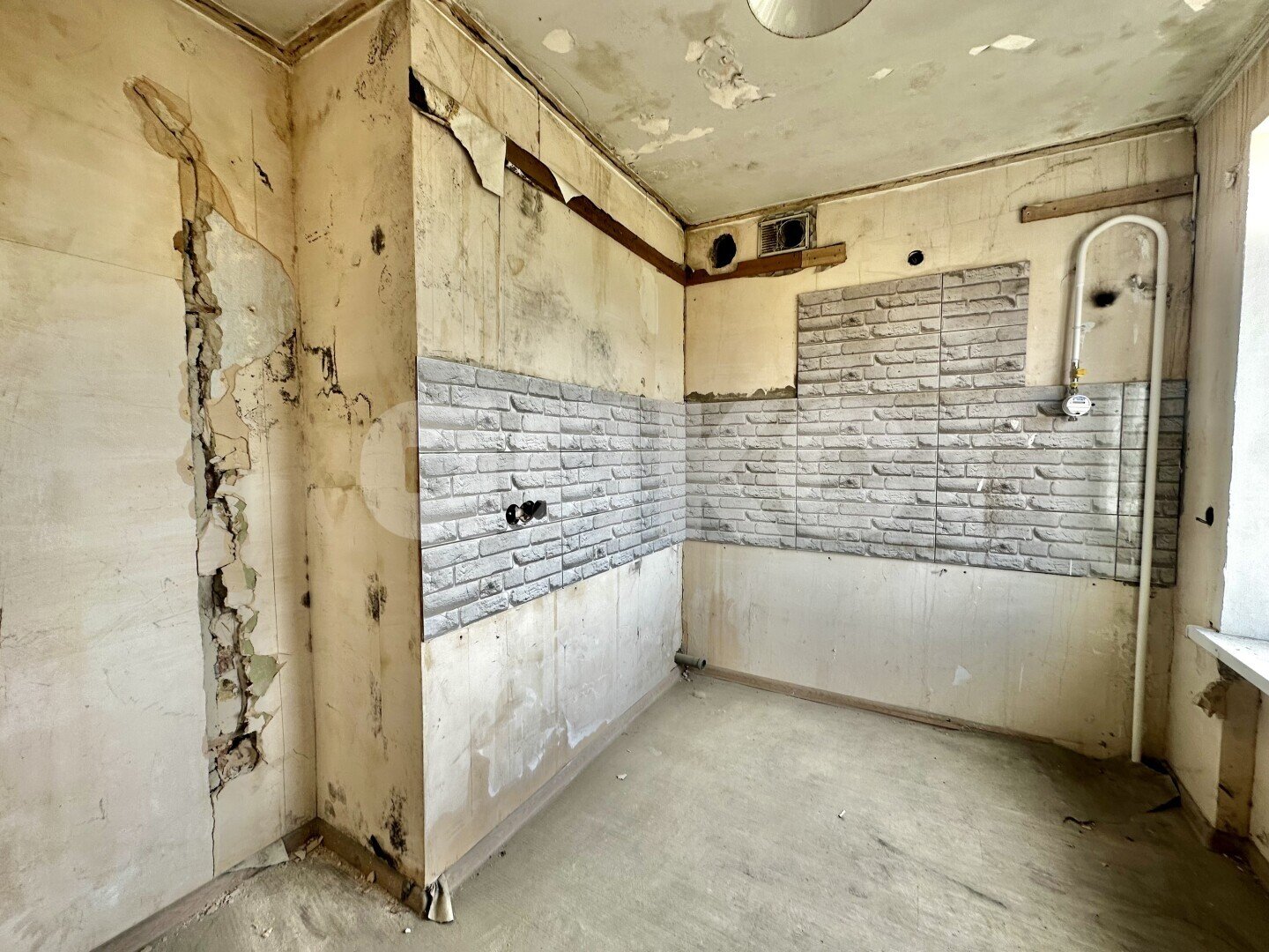 Фото №3: 3-комнатная квартира <span class="whitespace-nowrap">59 м²</span>, <span class="whitespace-nowrap">9/9 эт.</span> - Мариуполь, р. Жовтневый, ул. Карла Либкнехта, 110