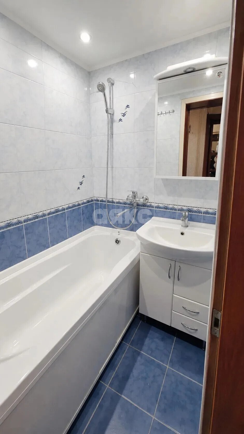 Фото №10: 2-комнатная квартира <span class="whitespace-nowrap">45 м²</span>, <span class="whitespace-nowrap">9/9 эт.</span> - Мариуполь, р. Ильичёвский, ул. Курчатова, 37