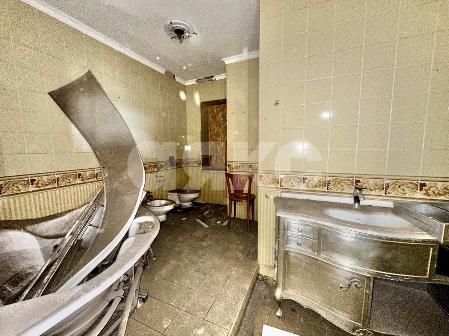 Фото №5: 3-комнатная квартира <span class="whitespace-nowrap">203 м²</span>, <span class="whitespace-nowrap">5/10 эт.</span> - Мариуполь, р. Жовтневый, пр-кт Строителей, 110