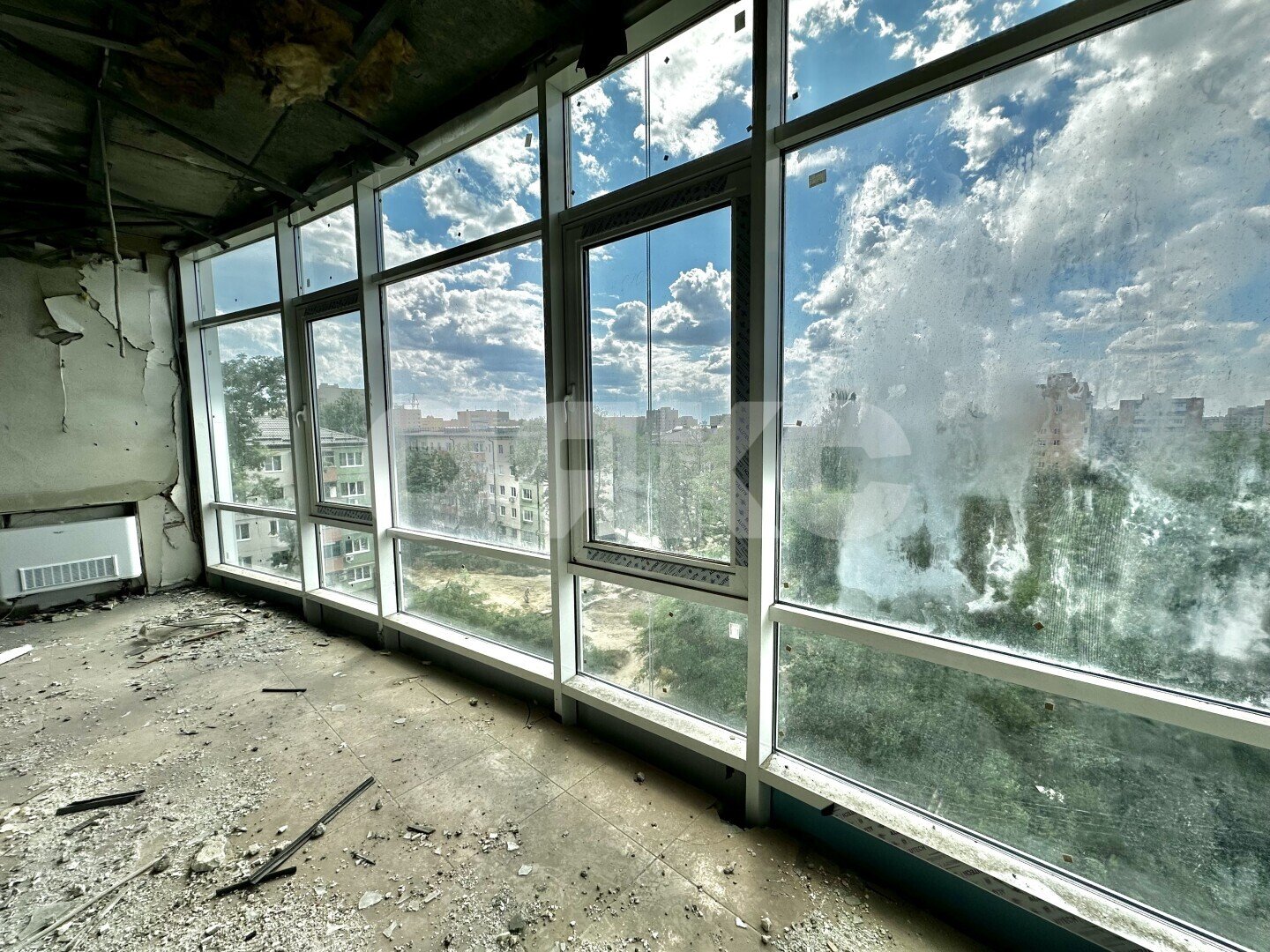 Фото №12: 3-комнатная квартира <span class="whitespace-nowrap">203 м²</span>, <span class="whitespace-nowrap">5/10 эт.</span> - Мариуполь, р. Жовтневый, пр-кт Строителей, 110