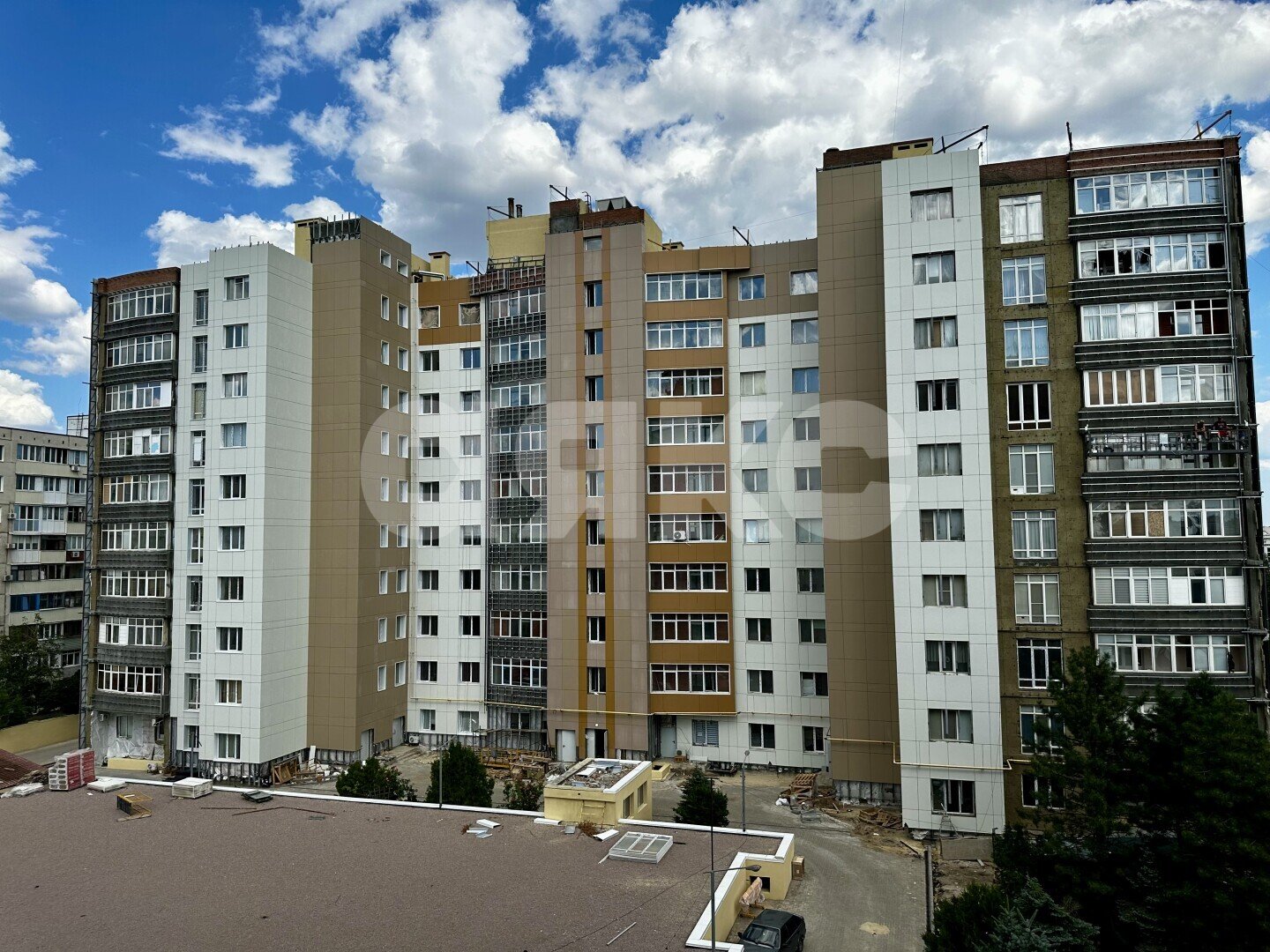 Фото №1: 3-комнатная квартира <span class="whitespace-nowrap">203 м²</span>, <span class="whitespace-nowrap">5/10 эт.</span> - Мариуполь, р. Жовтневый, пр-кт Строителей, 110