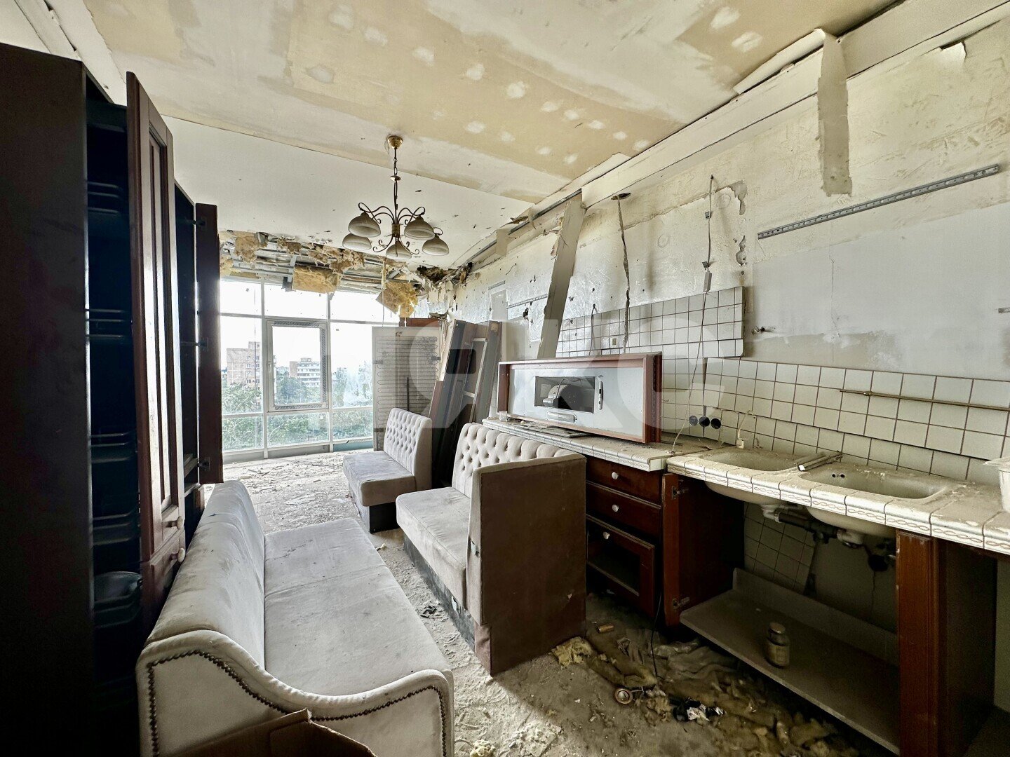 Фото №10: 3-комнатная квартира <span class="whitespace-nowrap">203 м²</span>, <span class="whitespace-nowrap">5/10 эт.</span> - Мариуполь, р. Жовтневый, пр-кт Строителей, 110