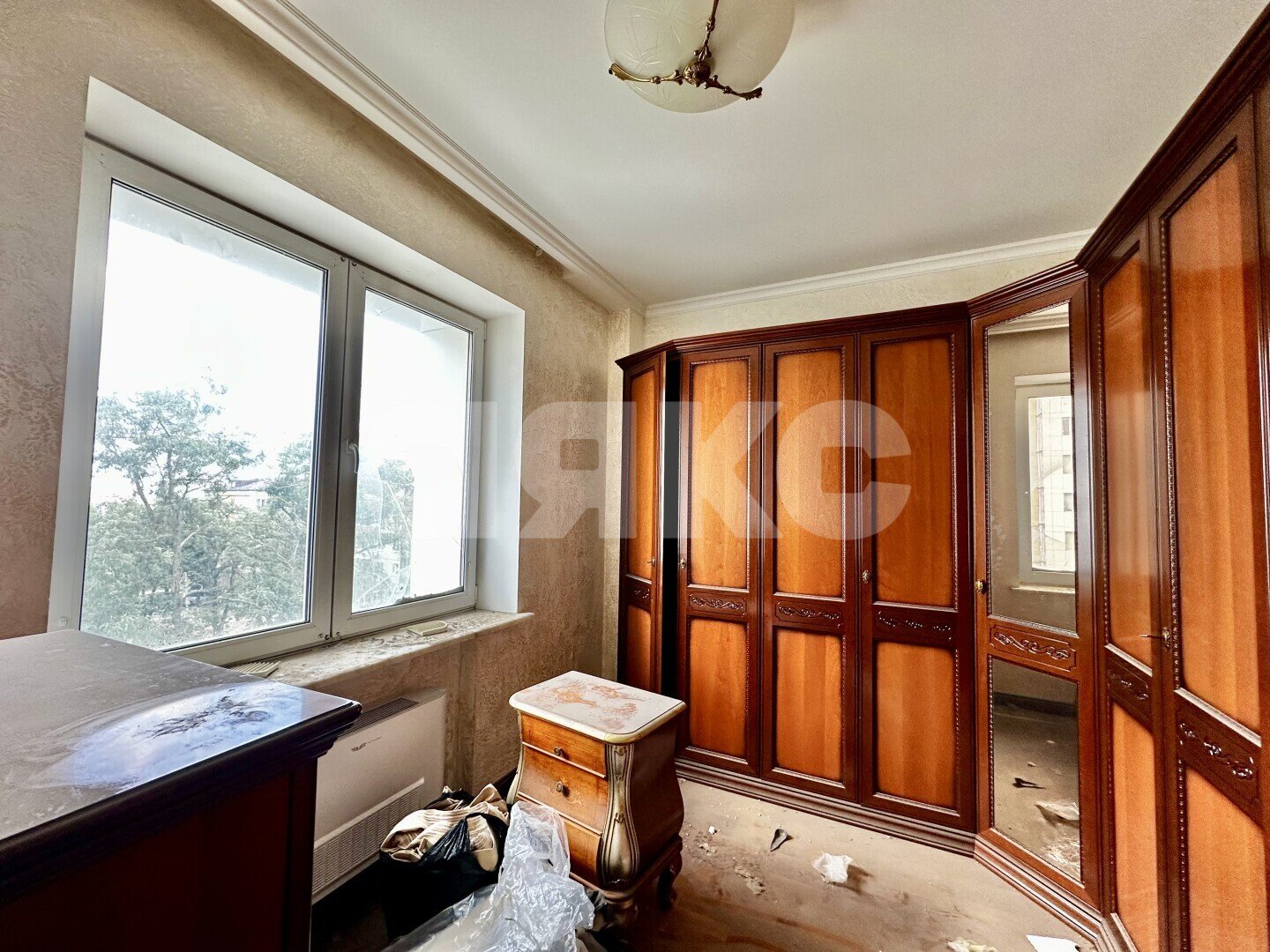 Фото №3: 3-комнатная квартира <span class="whitespace-nowrap">203 м²</span>, <span class="whitespace-nowrap">5/10 эт.</span> - Мариуполь, р. Жовтневый, пр-кт Строителей, 110