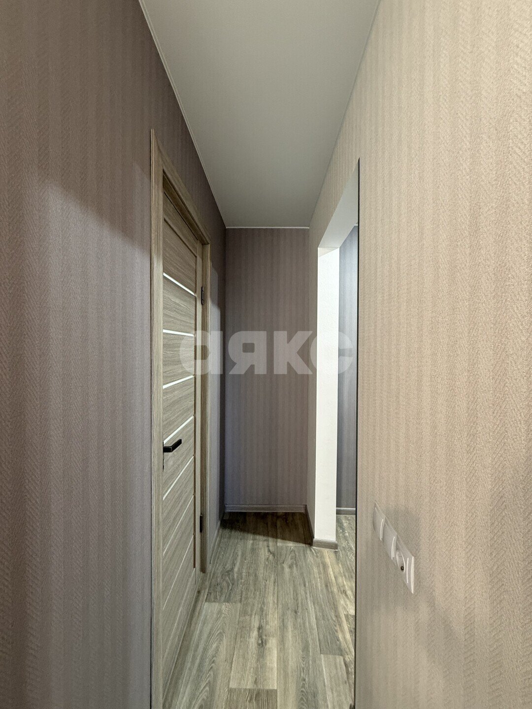 Фото №10: 3-комнатная квартира <span class="whitespace-nowrap">57 м²</span>, <span class="whitespace-nowrap">5/9 эт.</span> - Мариуполь, Левобережный, мкр. Азовский, пр-кт Победы, 112
