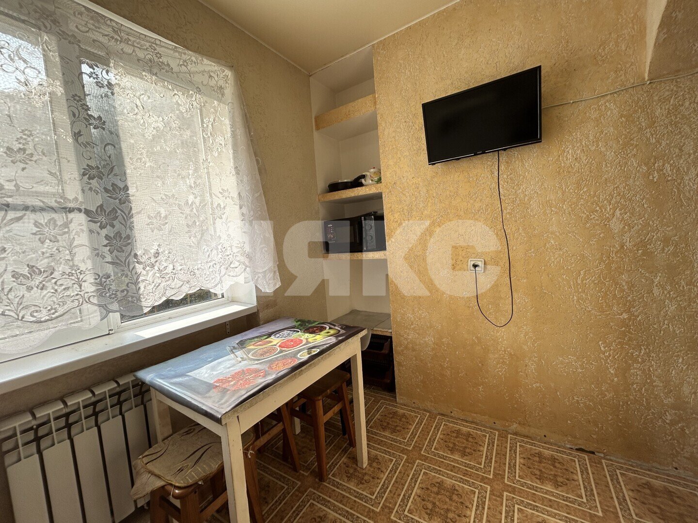 Фото №3: 2-комнатная квартира <span class="whitespace-nowrap">38 м²</span>, <span class="whitespace-nowrap">2/4 эт.</span> - Туапсе, ул. Кадошская, 5