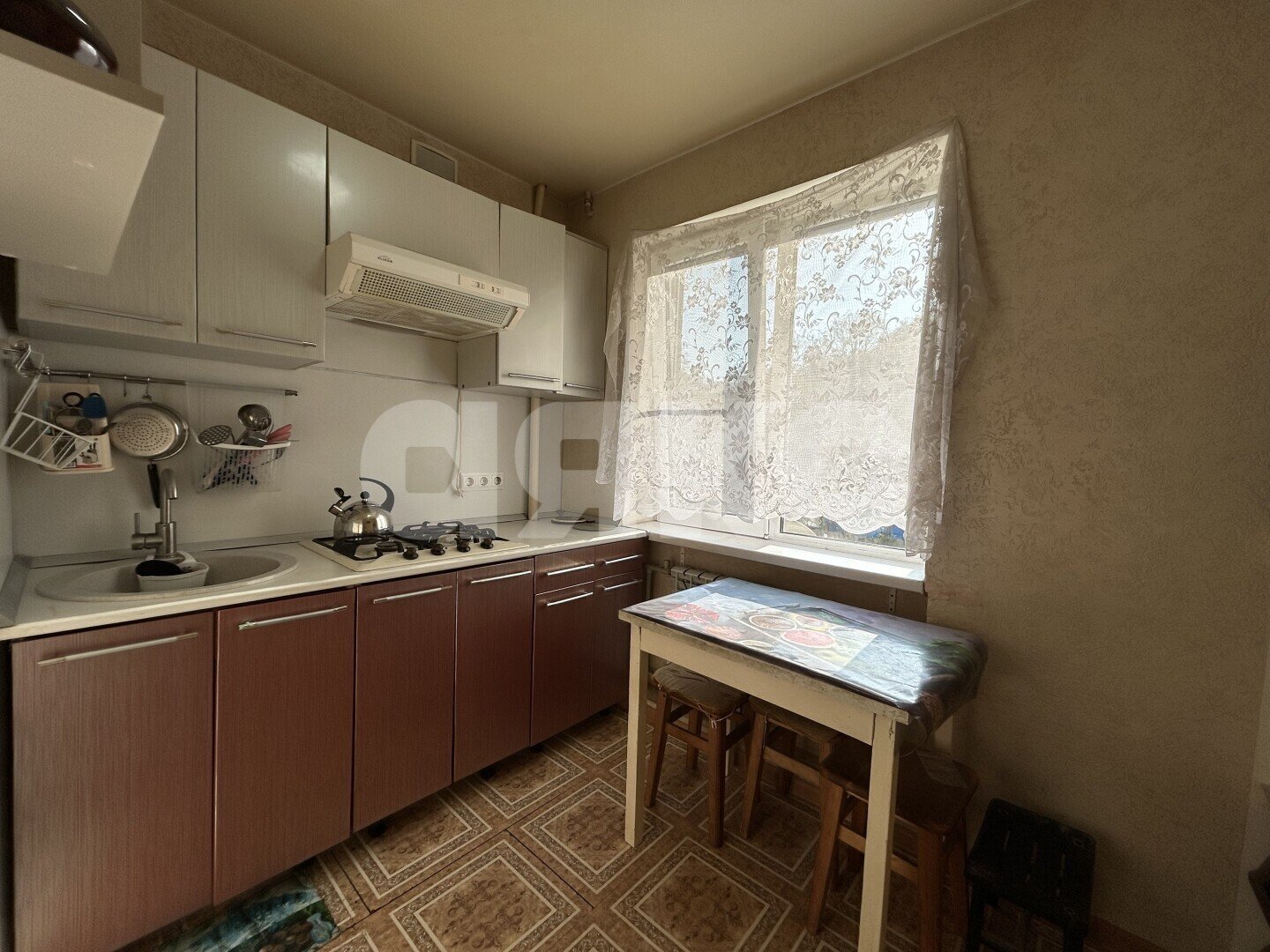 Фото №2: 2-комнатная квартира <span class="whitespace-nowrap">38 м²</span>, <span class="whitespace-nowrap">2/4 эт.</span> - Туапсе, ул. Кадошская, 5