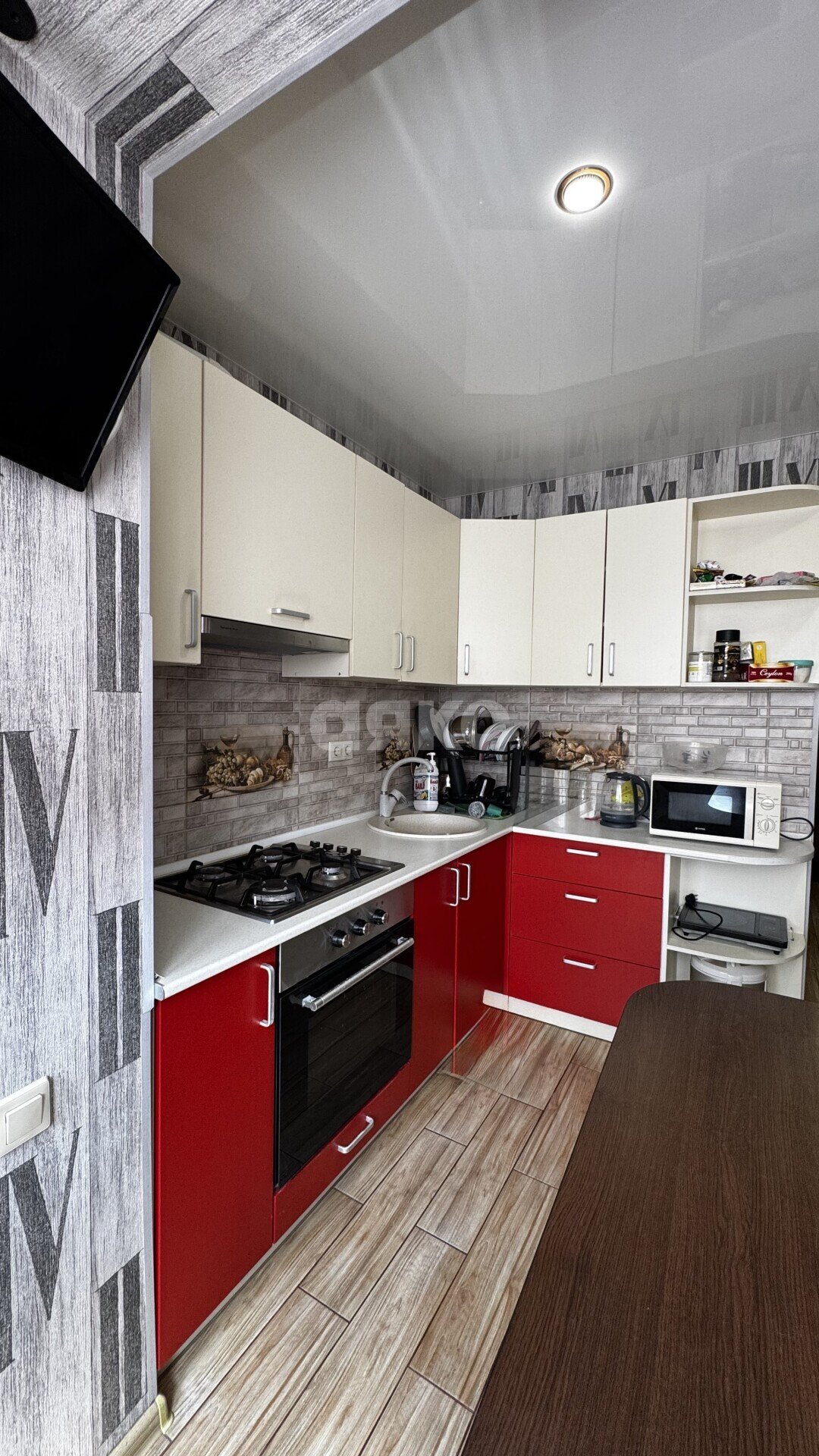 Фото №2: 2-комнатная квартира <span class="whitespace-nowrap">38 м²</span>, <span class="whitespace-nowrap">5/5 эт.</span> - Туапсе, ул. Свободы, 24