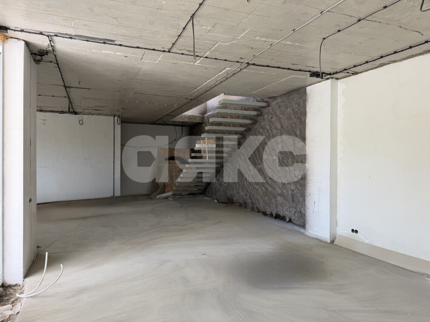 Фото №5: Дом <span class="whitespace-nowrap">399 м²</span> <span class="whitespace-nowrap">+ 5.57 сот.</span>, <span class="whitespace-nowrap">2 эт.</span> - Супсех, ул. Тургенева