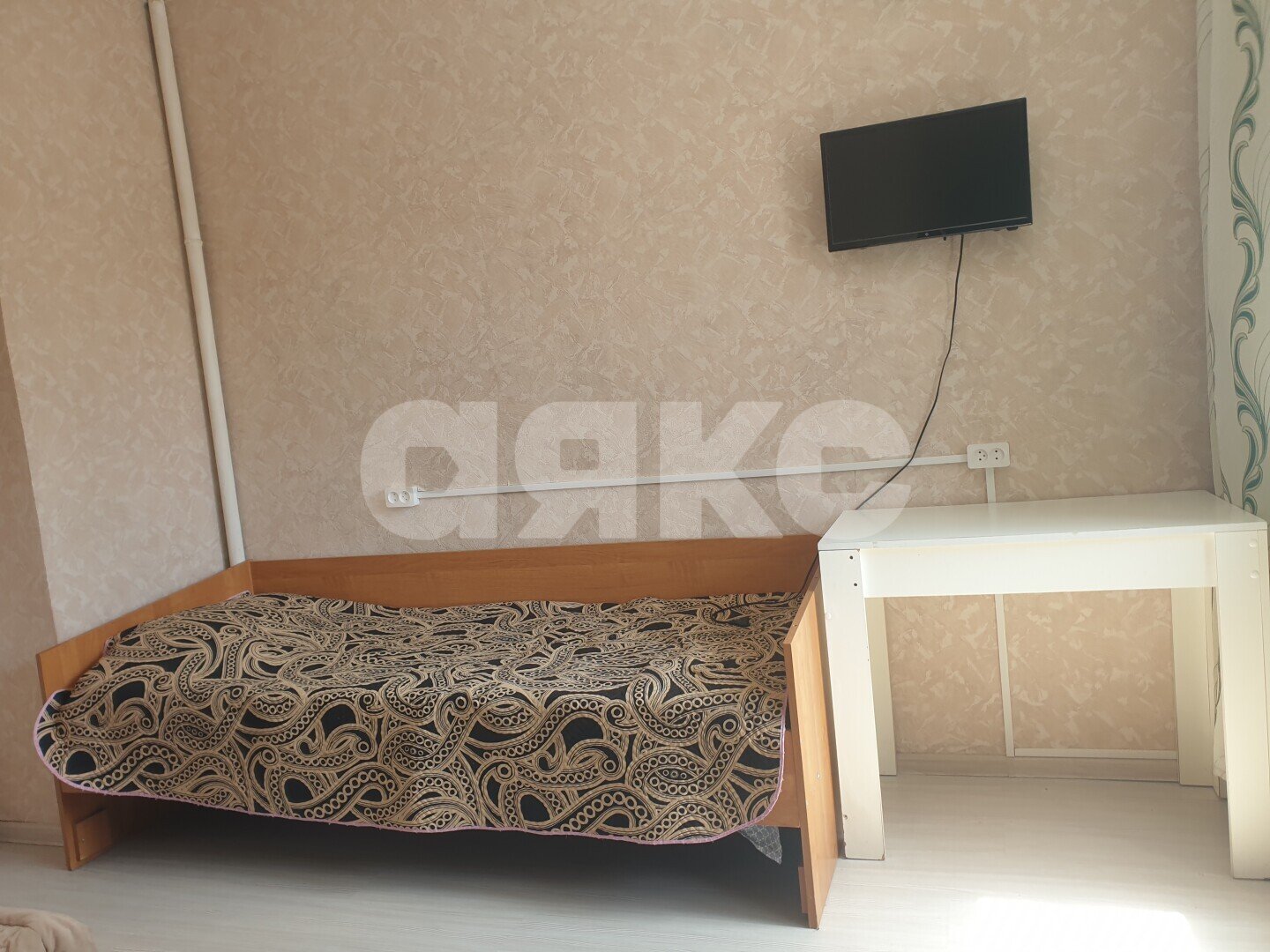 Фото №10: Дом <span class="whitespace-nowrap">55 м²</span> <span class="whitespace-nowrap">+ 2 сот.</span>, <span class="whitespace-nowrap">3 эт.</span> - Анапа, ул. Крымская, 57