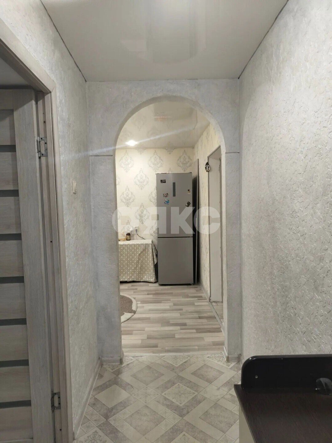 Фото №3: 3-комнатная квартира <span class="whitespace-nowrap">59 м²</span>, <span class="whitespace-nowrap">1/5 эт.</span> - Волгоград, Дзержинский, мкр. Жилгородок, ул. Колпинская, 18