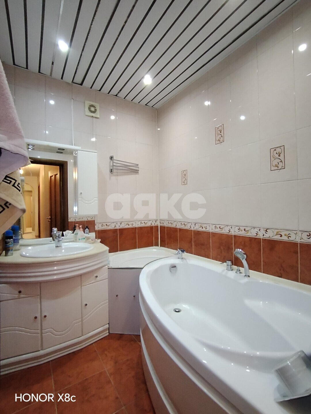 Фото №7: 3-комнатная квартира <span class="whitespace-nowrap">93 м²</span>, <span class="whitespace-nowrap">3/10 эт.</span> - Волгоград, р. Центральный, ул. Глазкова, 23
