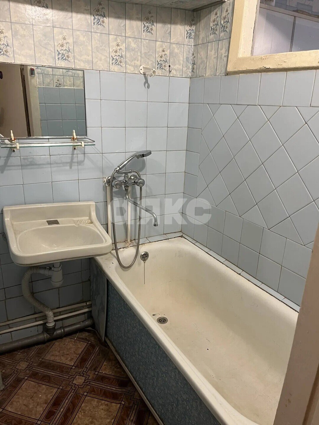 Фото №5: 3-комнатная квартира <span class="whitespace-nowrap">56 м²</span>, <span class="whitespace-nowrap">1/5 эт.</span> - Волгоград, р. Центральный, ул. Землянского, 9