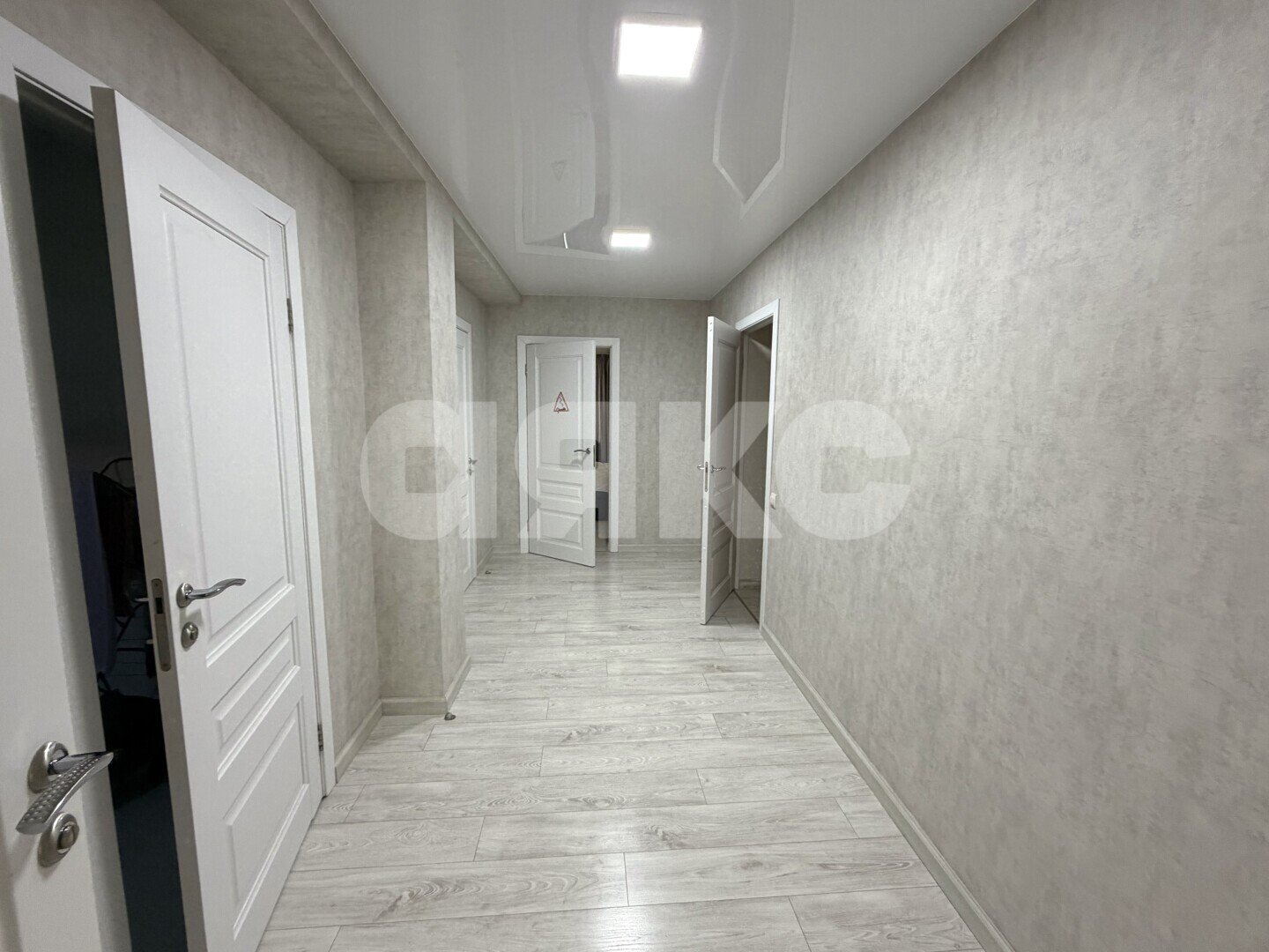 Фото №4: Таунхаус <span class="whitespace-nowrap">253 м²</span> <span class="whitespace-nowrap">+ 2.37 сот.</span>, <span class="whitespace-nowrap">3 эт.</span> - Геленджик, ул. Степная