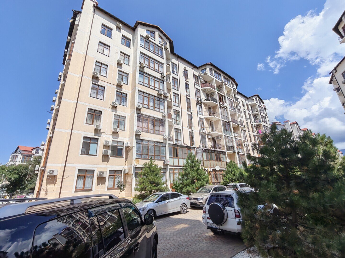 Фото №1: 1-комнатная квартира <span class="whitespace-nowrap">47 м²</span>, <span class="whitespace-nowrap">8/8 эт.</span> - Геленджик, Толстый Мыс, мкр. ЖК Черноморский, ул. Крымская, 19к4