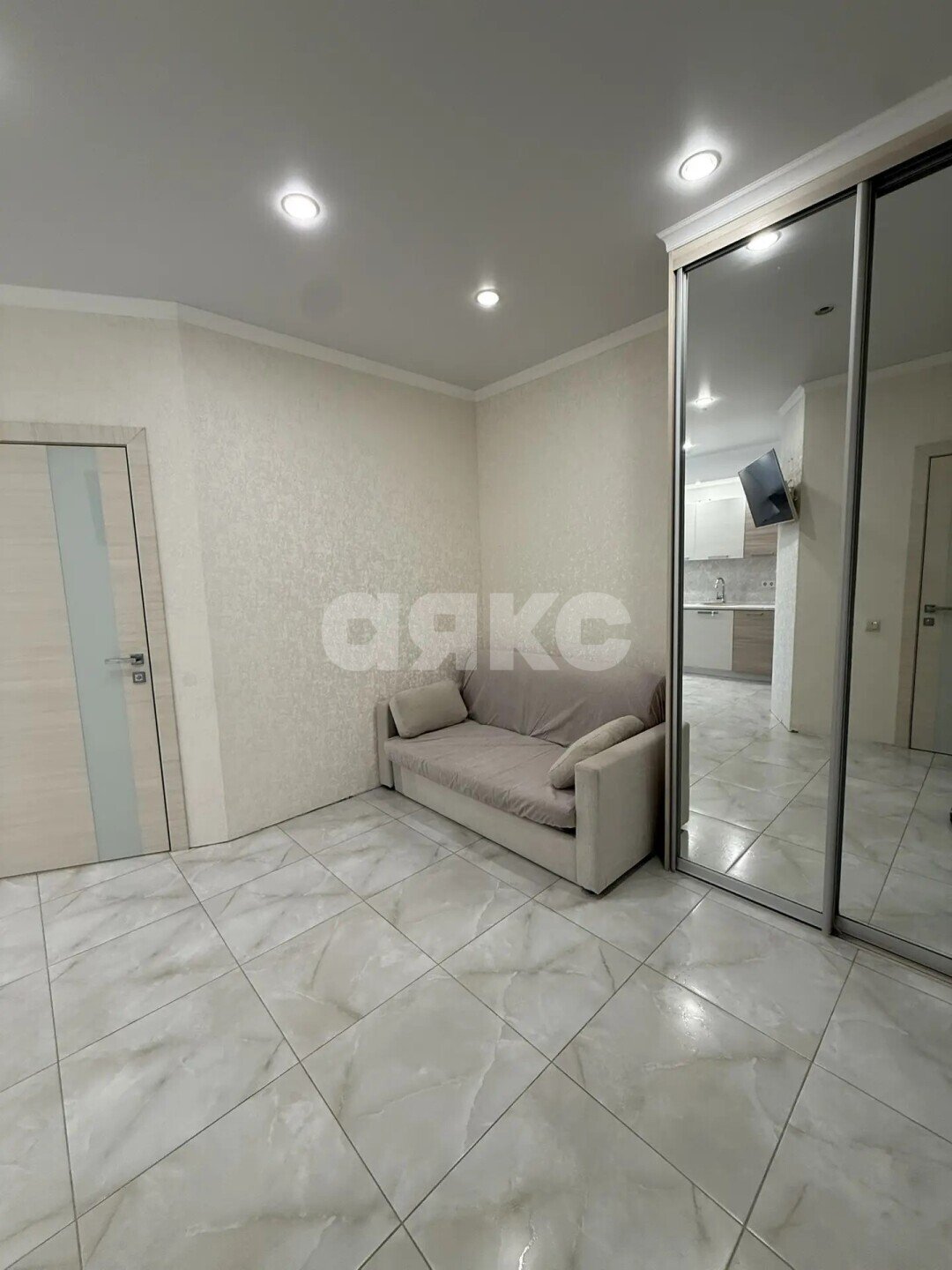 Фото №5: 1-комнатная квартира <span class="whitespace-nowrap">40 м²</span>, <span class="whitespace-nowrap">3/4 эт.</span> - Геленджик, квартал Южный, мкр. ЖК Столичный Квартал, ул. Дивноморская, 37А