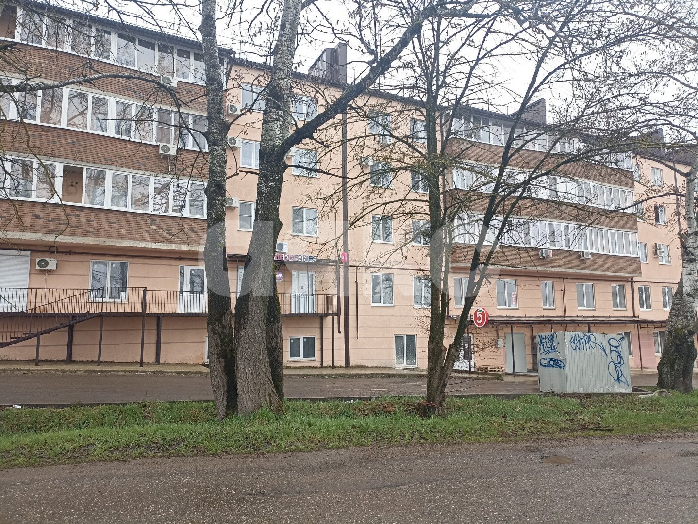 Фото №1: 3-комнатная квартира <span class="whitespace-nowrap">84 м²</span>, <span class="whitespace-nowrap">2/4 эт.</span> - Горячий Ключ, мкр. Развилка, ул. Кубанская, 34