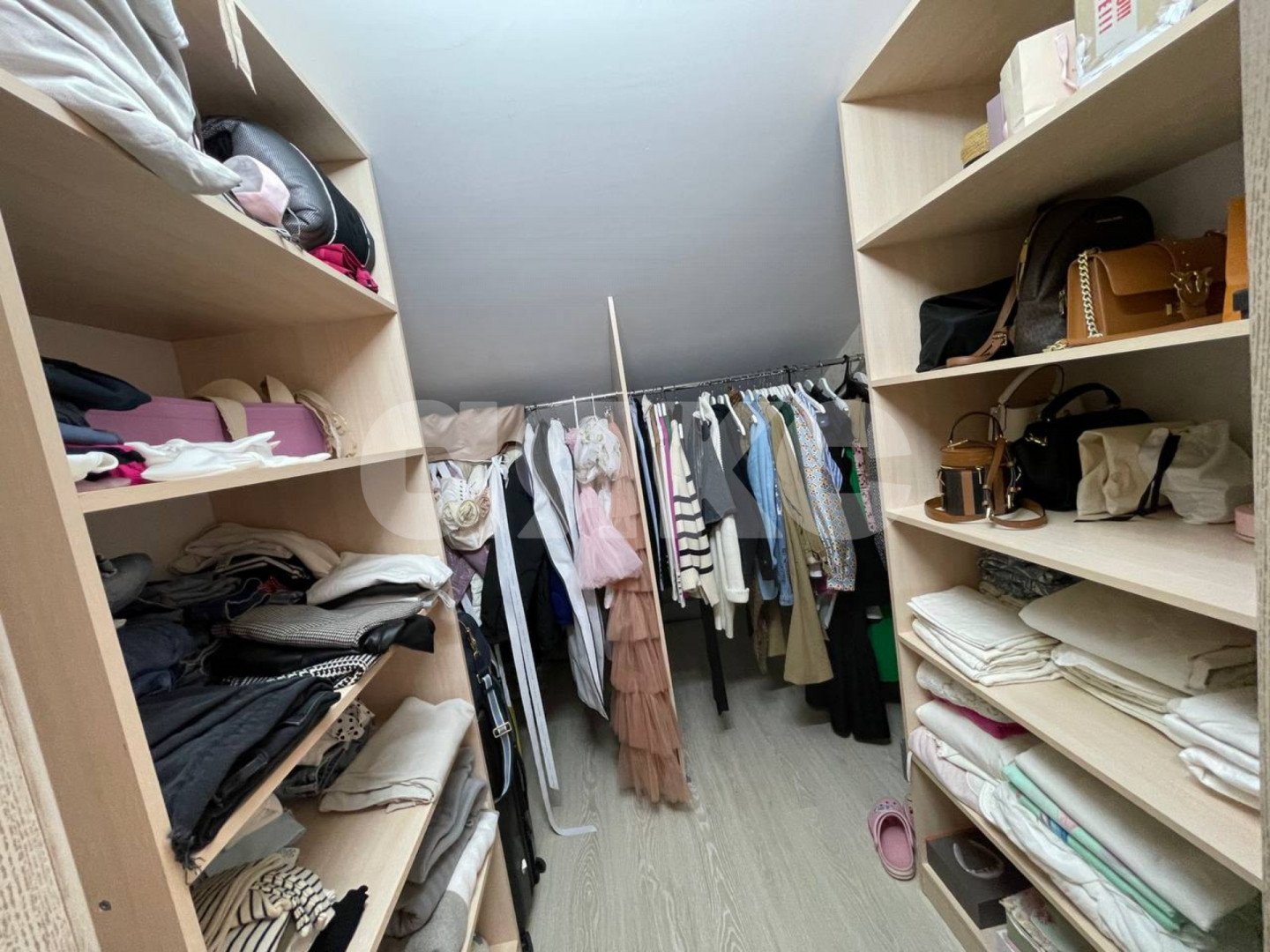 Фото №10: Дом <span class="whitespace-nowrap">160 м²</span> <span class="whitespace-nowrap">+ 8 сот.</span>, <span class="whitespace-nowrap">1 эт.</span> - Горячий Ключ, мкр. Развилка, ул. Александра Твёрдого