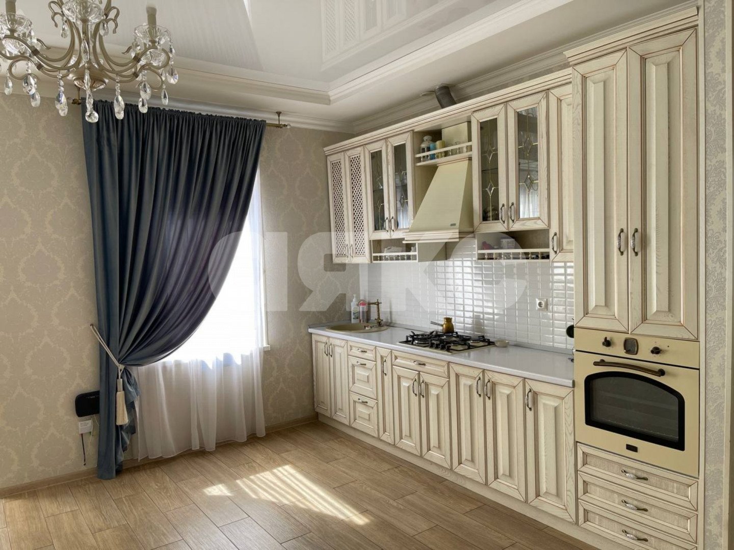 Фото №4: Дом <span class="whitespace-nowrap">160 м²</span> <span class="whitespace-nowrap">+ 8 сот.</span>, <span class="whitespace-nowrap">1 эт.</span> - Горячий Ключ, мкр. Развилка, ул. Александра Твёрдого