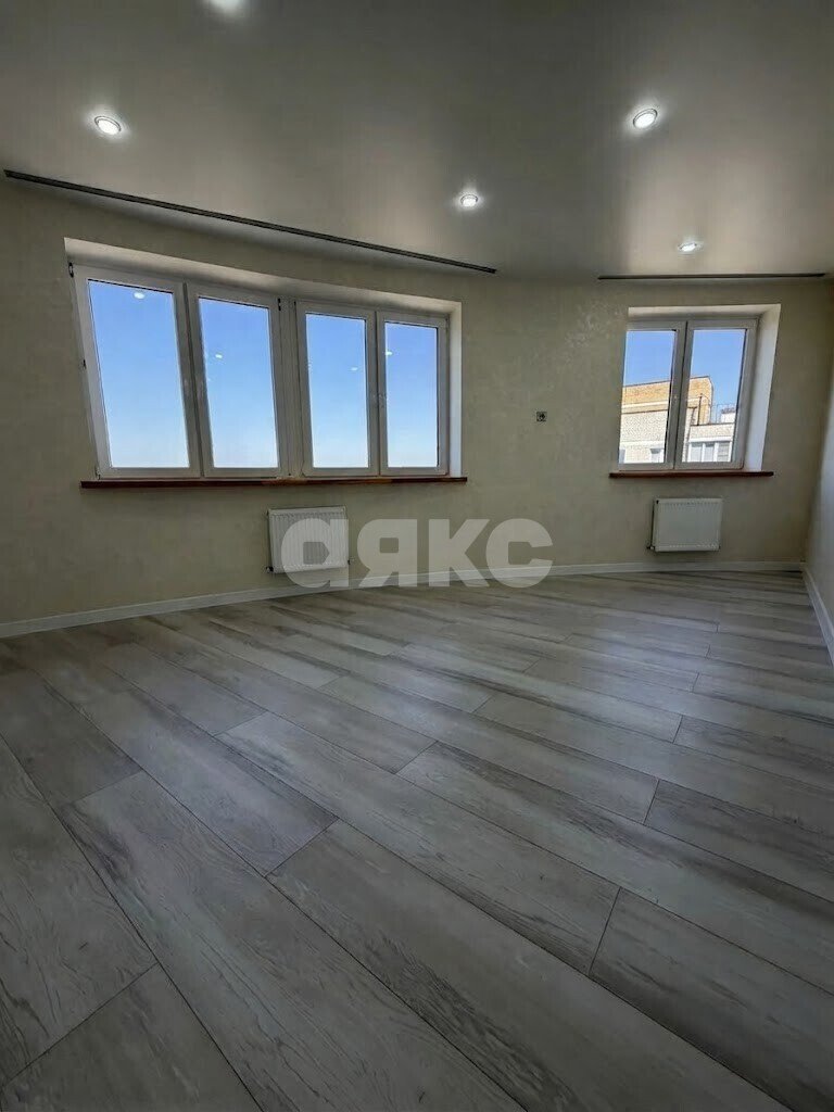 Фото №2: 2-комнатная квартира <span class="whitespace-nowrap">60 м²</span>, <span class="whitespace-nowrap">8/8 эт.</span> - Горячий Ключ, мкр. Администрация, ул. Рябиновая, 2Бк2