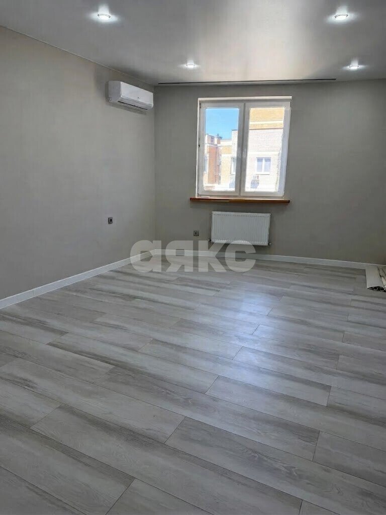 Фото №3: 2-комнатная квартира <span class="whitespace-nowrap">60 м²</span>, <span class="whitespace-nowrap">8/8 эт.</span> - Горячий Ключ, мкр. Администрация, ул. Рябиновая, 2Бк2