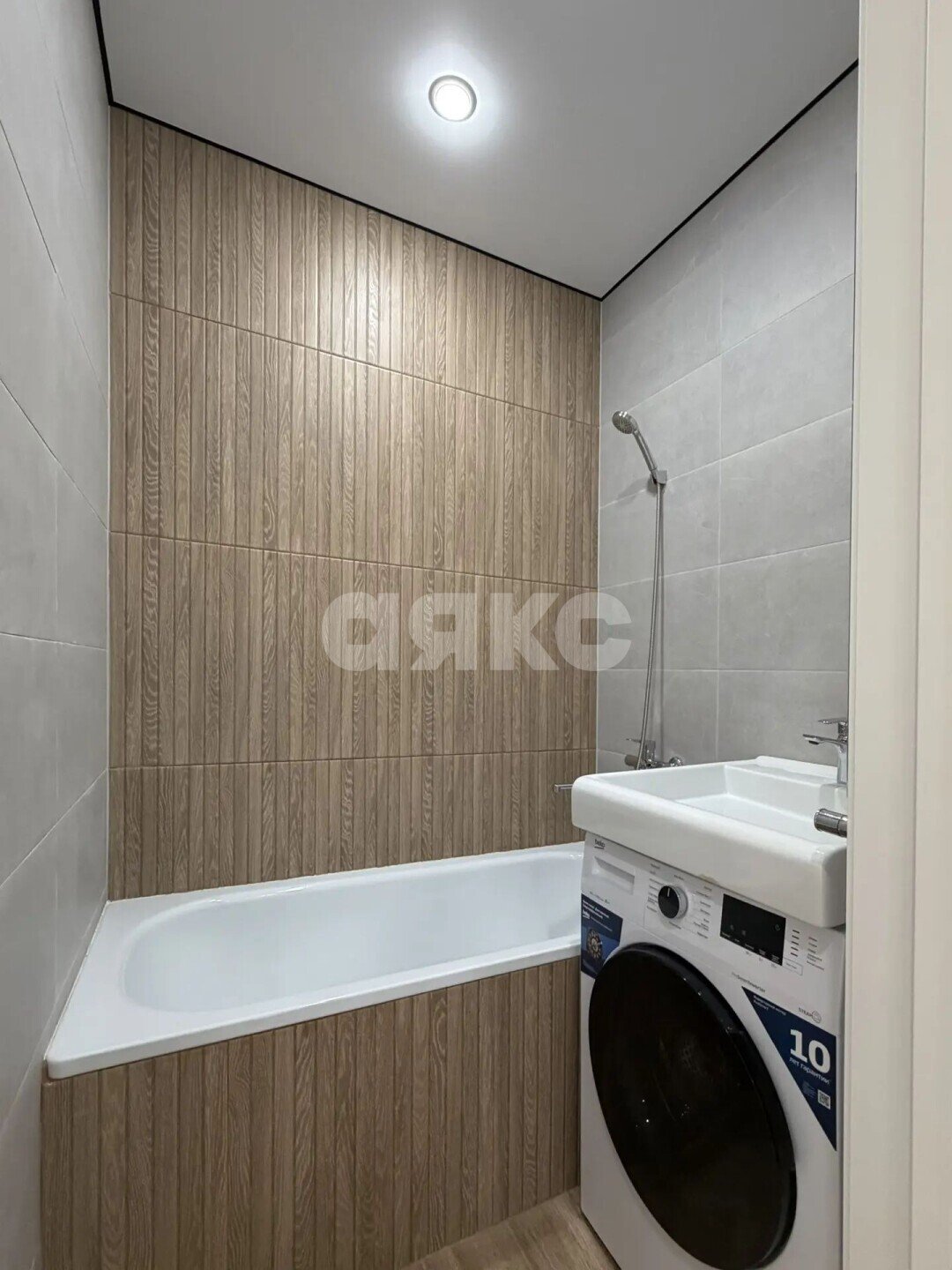 Фото №9: 2-комнатная квартира <span class="whitespace-nowrap">54 м²</span>, <span class="whitespace-nowrap">3/10 эт.</span> - Горячий Ключ, мкр. Курортная Зона, ул. Ленина, 147А