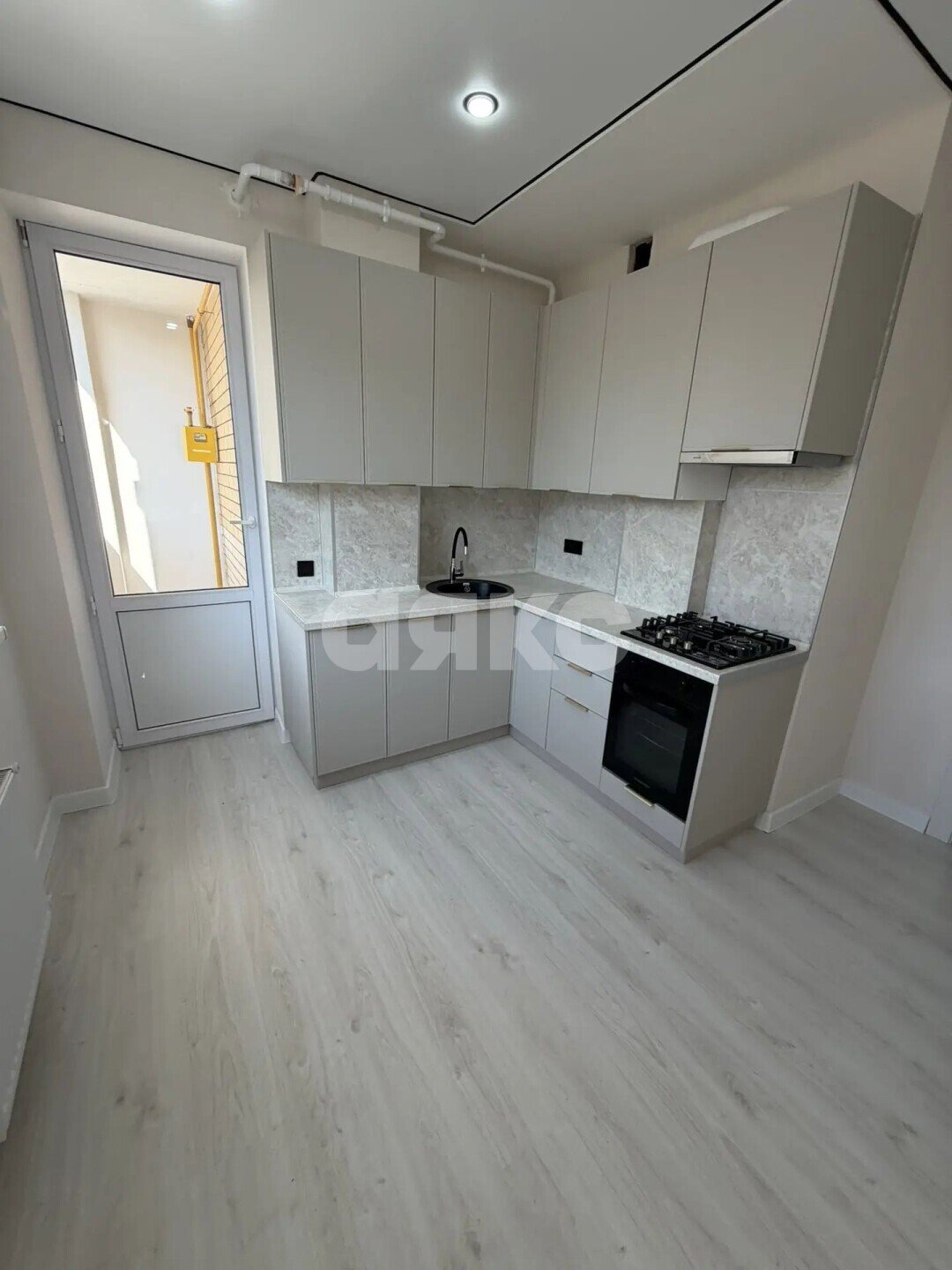 Фото №12: 2-комнатная квартира <span class="whitespace-nowrap">54 м²</span>, <span class="whitespace-nowrap">3/10 эт.</span> - Горячий Ключ, мкр. Курортная Зона, ул. Ленина, 147А