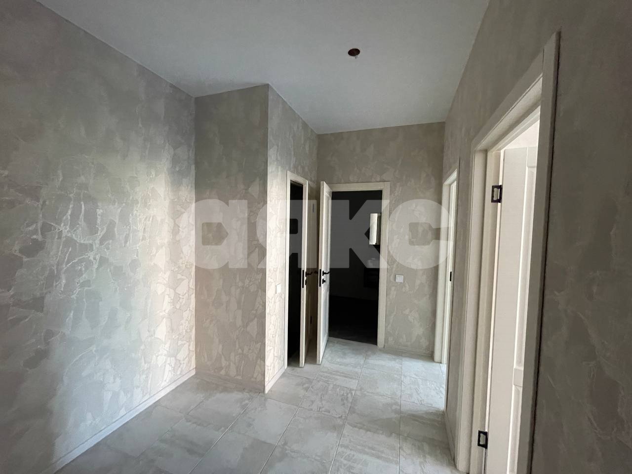 Фото №17: 2-комнатная квартира <span class="whitespace-nowrap">75 м²</span>, <span class="whitespace-nowrap">1/4 эт.</span> - Горячий Ключ, Администрация, с. коттеджный посёлок Царское, ул. Владимирская, 20
