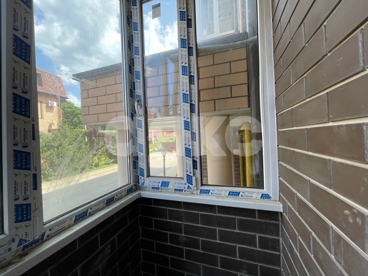 Фото №14: 2-комнатная квартира <span class="whitespace-nowrap">75 м²</span>, <span class="whitespace-nowrap">1/4 эт.</span> - Горячий Ключ, Администрация, с. коттеджный посёлок Царское, ул. Владимирская, 20