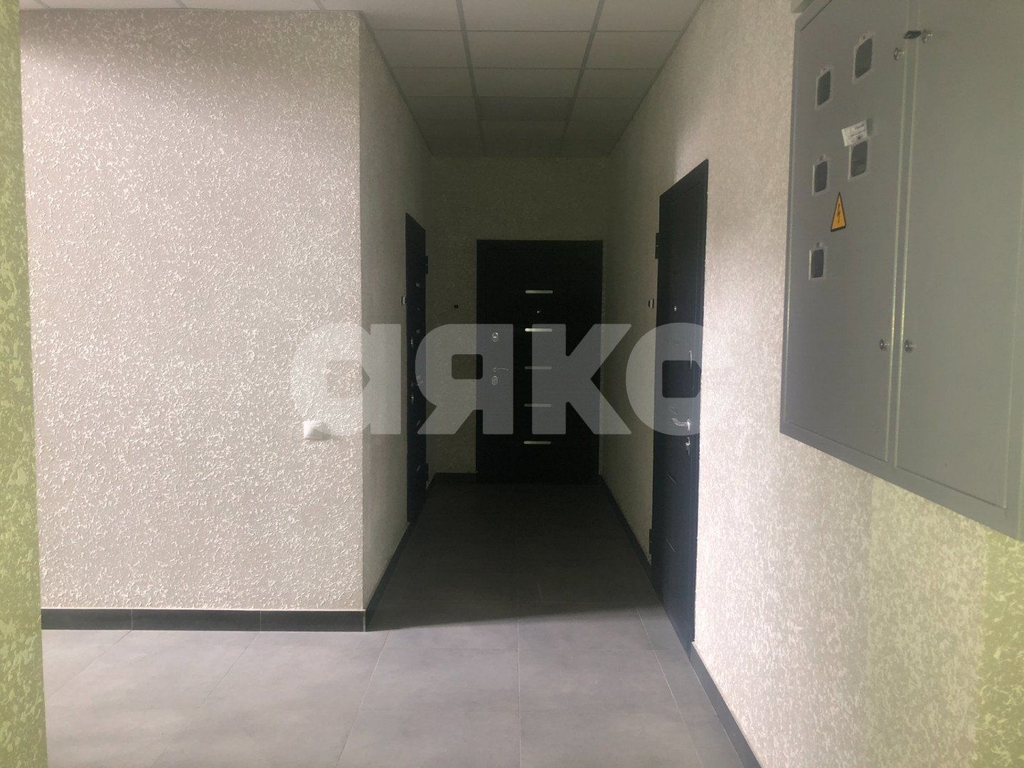 Фото №6: 2-комнатная квартира <span class="whitespace-nowrap">75 м²</span>, <span class="whitespace-nowrap">1/4 эт.</span> - Горячий Ключ, Администрация, с. коттеджный посёлок Царское, ул. Владимирская, 20