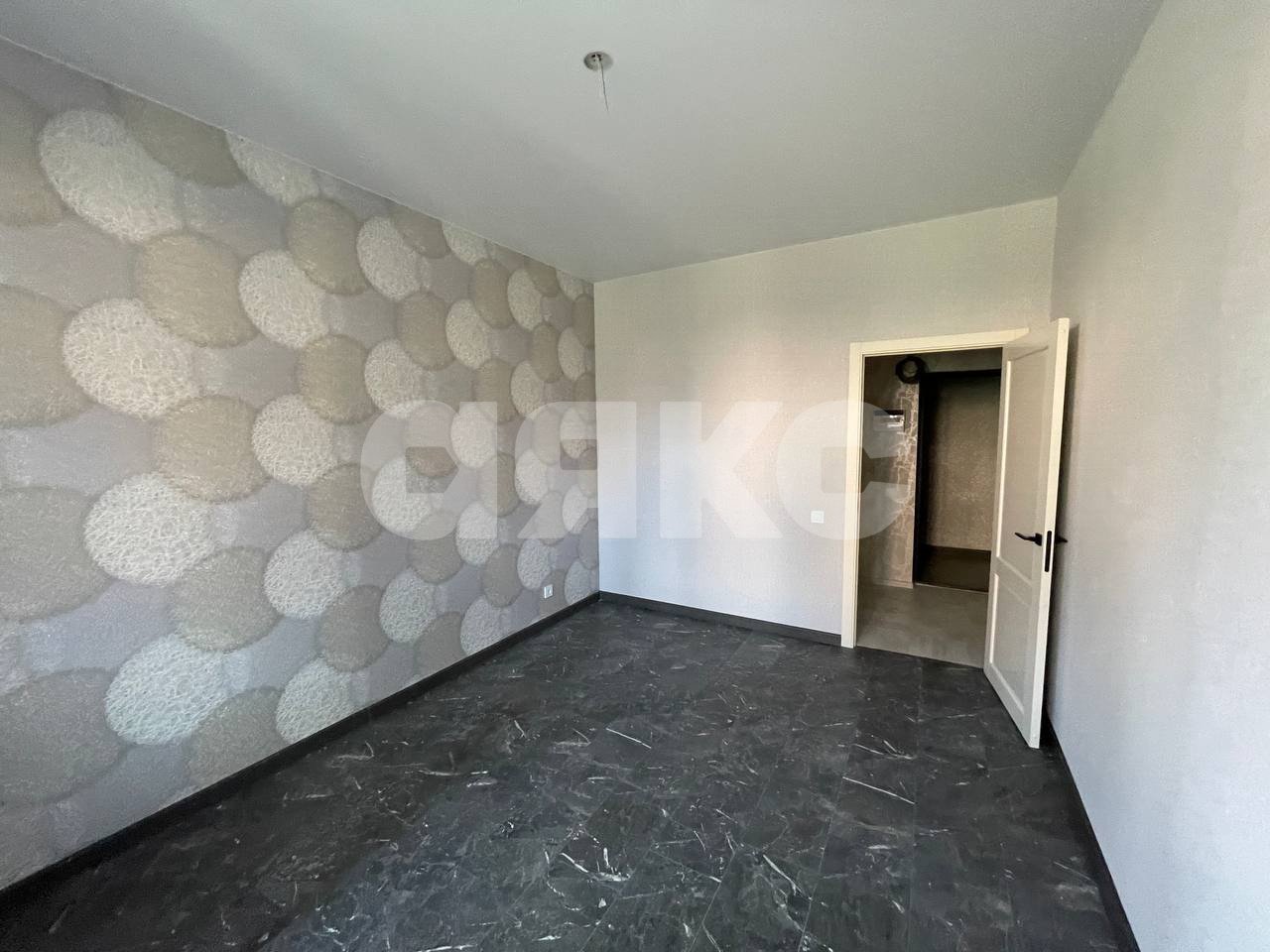 Фото №3: 2-комнатная квартира <span class="whitespace-nowrap">75 м²</span>, <span class="whitespace-nowrap">1/4 эт.</span> - Горячий Ключ, Администрация, с. коттеджный посёлок Царское, ул. Владимирская, 20