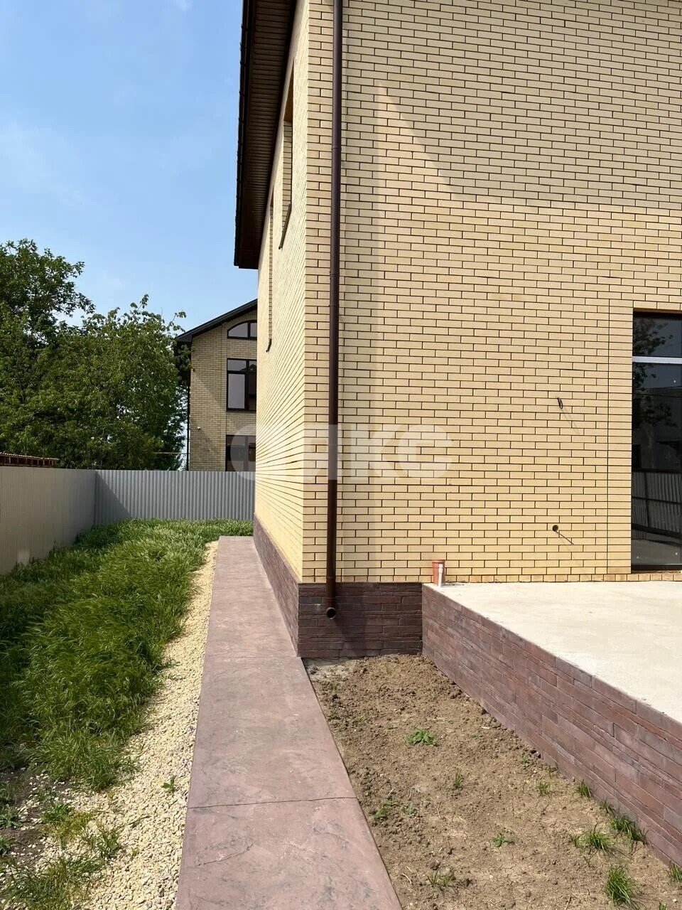 Фото №7: Дом <span class="whitespace-nowrap">150 м²</span> <span class="whitespace-nowrap">+ 5 сот.</span>, <span class="whitespace-nowrap">2 эт.</span> - Анапа, мкр. Алексеевка, ул. Ленинградская, 113