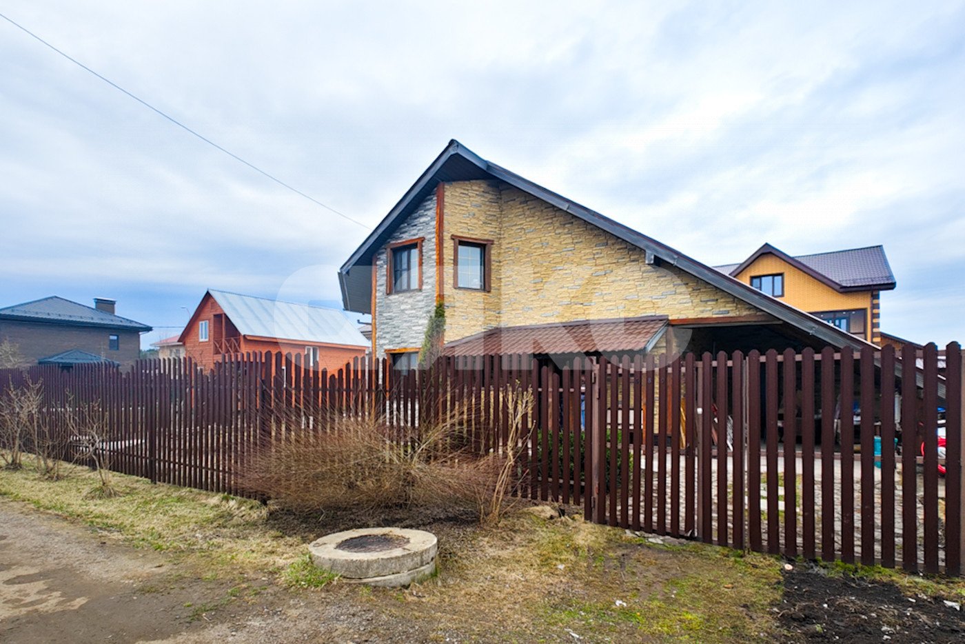 Фото №3: Дом <span class="whitespace-nowrap">180 м²</span> <span class="whitespace-nowrap">+ 7 сот.</span>, <span class="whitespace-nowrap">2 эт.</span> - КП Лосиный парк-2, ул. Спокойная, 580