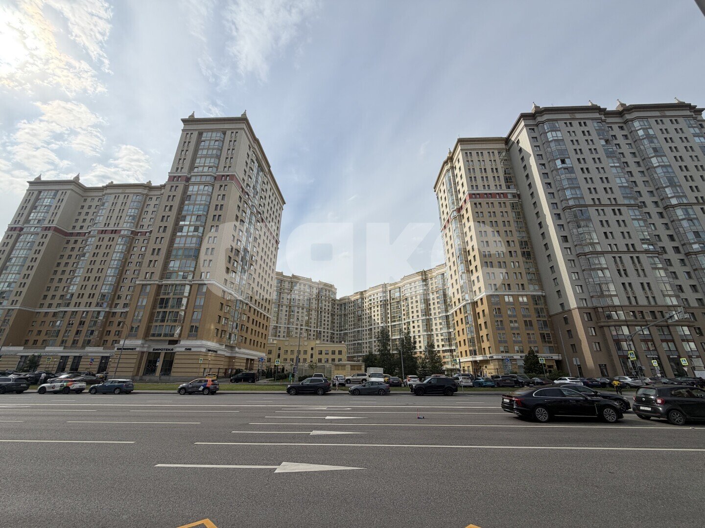 Фото №11: 1-комнатная квартира <span class="whitespace-nowrap">52 м²</span>, <span class="whitespace-nowrap">18/21 эт.</span> - Москва, ул. Мосфильмовская, 88к2с7