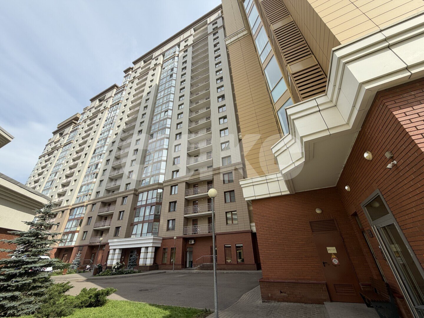 Фото №9: 1-комнатная квартира <span class="whitespace-nowrap">52 м²</span>, <span class="whitespace-nowrap">18/21 эт.</span> - Москва, ул. Мосфильмовская, 88к2с7