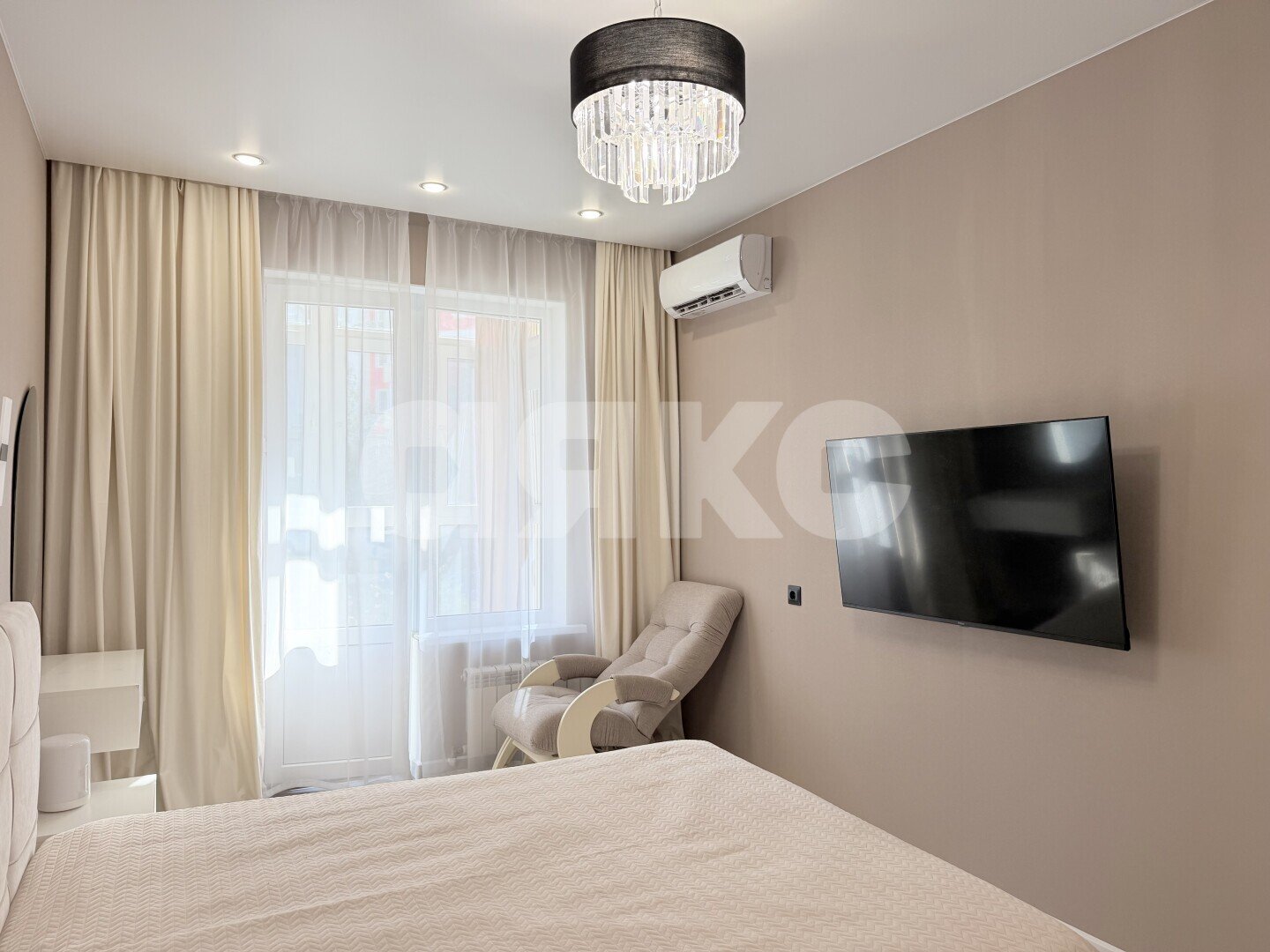 Фото №10: 2-комнатная квартира <span class="whitespace-nowrap">74 м²</span>, <span class="whitespace-nowrap">1/8 эт.</span> - Анапа, Парковый, мкр. ЖК Времена Года, ул. Мирная, 29к5
